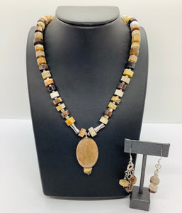 Mother of Pearl Necklace Set